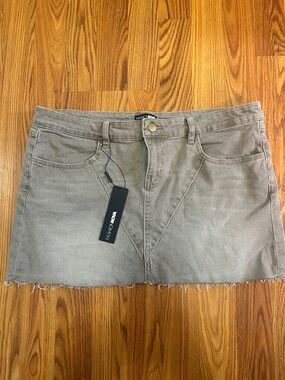Fashion nova Mini skirt NWT